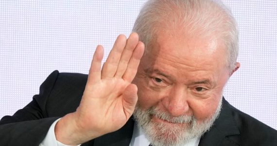 Lula recusa convite para ir à Marcha para Jesus, mas faz elogio