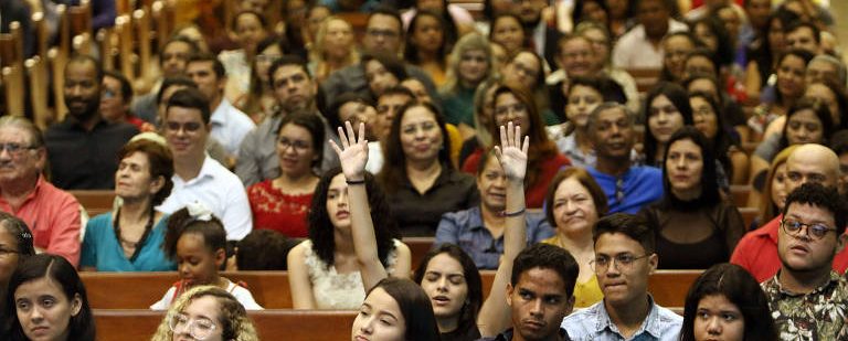 Em 20 anos, igrejas evangélicas no Brasil saltaram para 109 mil