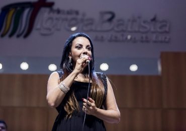 Cristina Mel cobra dos pais: 'A juventude foi doutrinada'