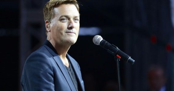 Michael W Smith cobra mais atenção à paternidade