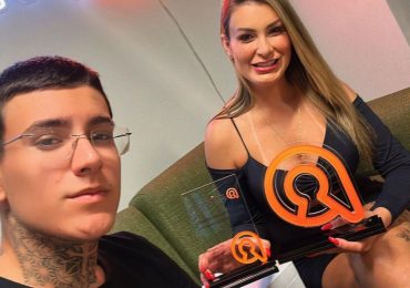 ‘Não sinto nada’, diz Andressa Urach sobre usar o próprio filho para filmar seus programas