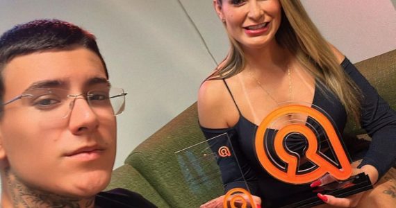 ‘Não sinto nada’, diz Andressa Urach sobre usar o próprio filho para filmar seus programas