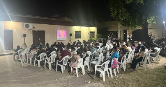 Pastor faz campanha para comprar terreno para igreja que cresceu 700% em bairro pobre