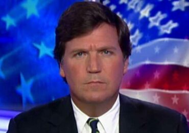 'Força espiritual maligna' está tentando destruir a América, diz Tucker Carlson