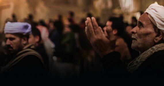 Muçulmano se converte a Cristo após ler a Bíblia achando que encontraria erros