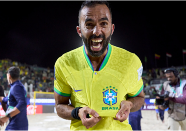 'É uma honra', diz jogador da Seleção que decidiu vender medalha para ajudar igreja