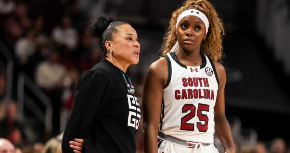 Ateus ameaçam treinadora de basquete que expressou sua fé em entrevista após jogo