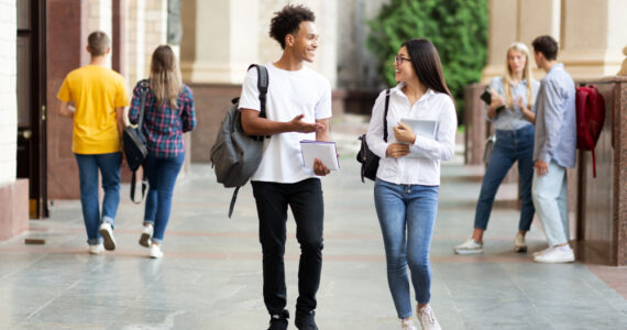 Falar da fé em Jesus é motivo de receio para cristãos em universidades, diz estudo