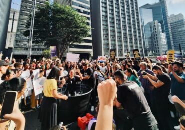 Igreja para Avenida Paulista com batismo nas águas: '50 pessoas nascendo para a vida em Cristo' - batismo na avenida paulista