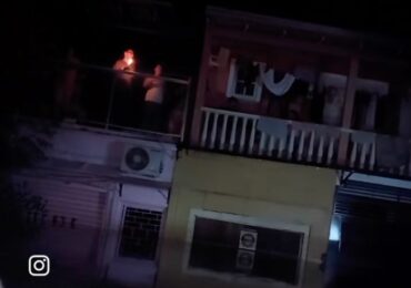 Vídeo da Polícia mostra família ilhada em enchente louvando a Deus: ‘Tome o lugar de honra’