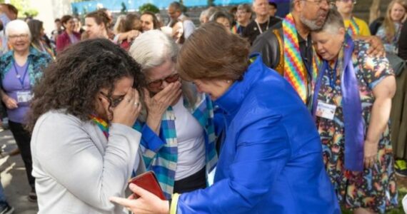 Após ruptura de conservadores, Igreja Metodista aprova pastores LGBT oficialmente