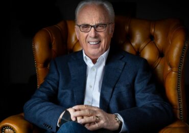 Nobres mentiras e crianças drogadas: John MacArthur denuncia a guerra contra a infância em livro