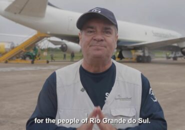 Entidade missionária liderada por Franklin Graham envia mais um avião ao RS