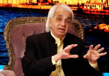 Após jurar que abandonaria teologia da prosperidade, Benny Hinn pede ofertas em troca de bênçãos