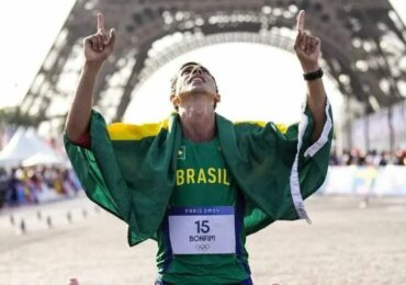 Vídeo mostra tia de Caio Bonfim orando durante prova que lhe rendeu medalha de prata