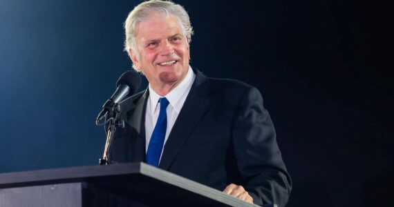 Centenas vêm a Jesus em cruzada com Franklin Graham: ‘O Evangelho transcende culturas'