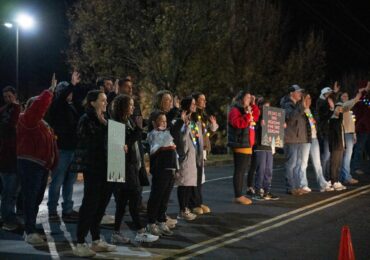 Igreja realiza evangelismo nas ruas com espetáculo “Luzes do Natal”