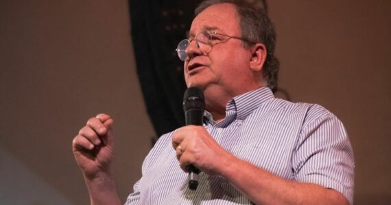 ‘Estou curado do câncer pela bondade de Deus’, testemunha pastor Arival