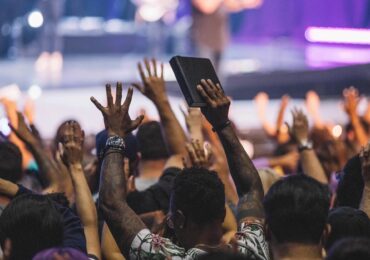 Quer trocar de igreja? Pastor ensina o passo a passo correto