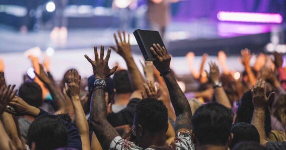 Quer trocar de igreja? Pastor ensina o passo a passo correto