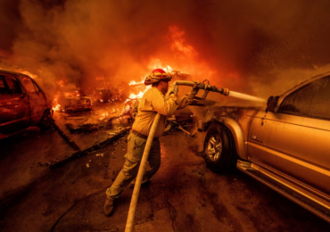 Incêndios na Califórnia causam destruição generalizada e mobilizam líderes religiosos