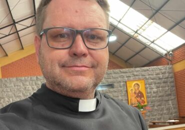 Igreja Anglicana do Brasil ordena primeiro sacerdote homossexual