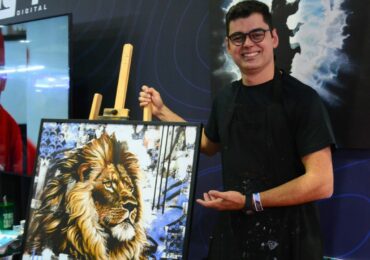 Pastor utiliza pinturas para proclamar o Evangelho: "A inspiração vem de Deus"