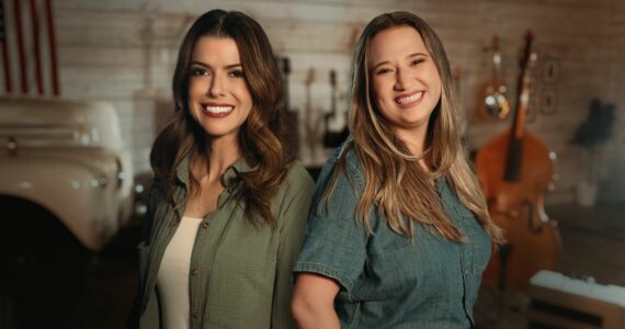 Rachel Novaes e Thamires Garcia regravam clássico de Asaph Borba