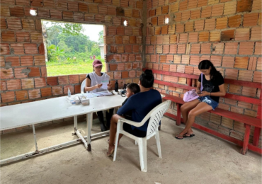 Grupo de voluntários faz trabalho de impacto social e religioso com ribeirinhos na Amazônia