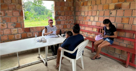 Grupo de voluntários faz trabalho de impacto social e religioso com ribeirinhos na Amazônia