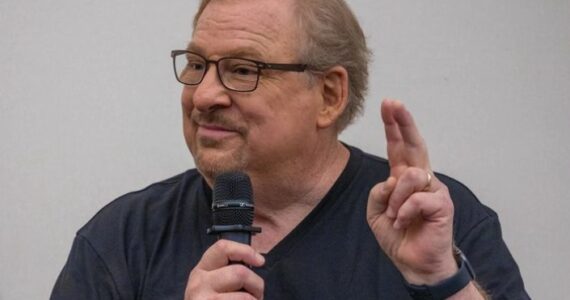 Rick Warren apaga post em que dizia que crucificação foi gesto político