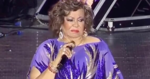 Alcione recebe ‘entidade’ no carnaval e vídeo viraliza