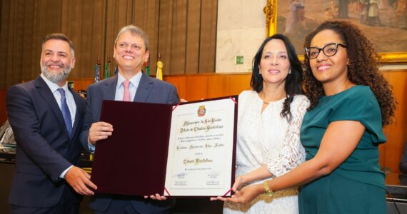 Vereadora evangélica de SP lidera homenagem à primeira-dama paulista