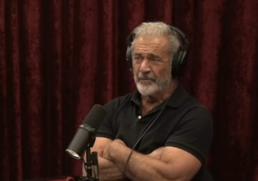 Mel Gibson critica o que a Igreja Católica se tornou sob o papa Francisco