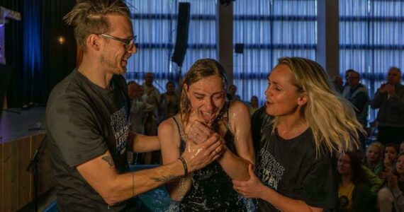 'Tudo fez sentido': ex-adepta da Nova Era diz como foi alcançada por Jesus Cristo
