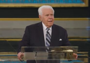 Evangelista diz que cristãos têm o mesmo DNA de Deus; Pastor rebate ‘heresia’