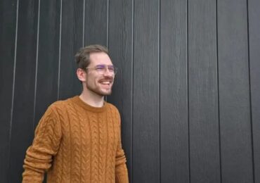 'Me casei com o demônio': jovem relata como Jesus o libertou de pacto satânico