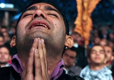 Milhares de iranianos se convertem diariamente ao cristianismo: 'O islã está encolhendo'