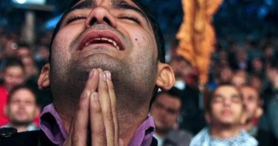 Milhares de iranianos se convertem diariamente ao cristianismo: 'O islã está encolhendo'