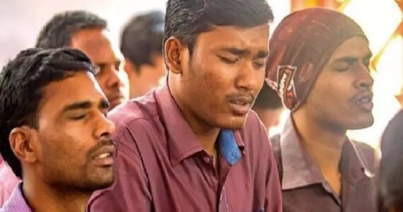 Familiares espancam cristão que deixou o hinduísmo por Jesus: 'Com pedaços de pau'