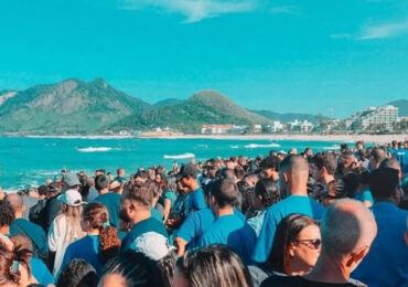 Mais de 1.200 pessoas são batizadas pela Igreja Batista Atitude no Rio de Janeiro