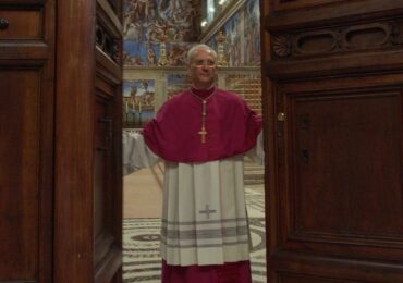 Vídeo: portas do Vaticano são fechadas para a escolha do novo papa