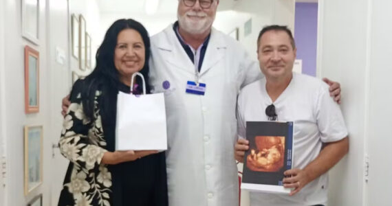 Pastor entrega profecia e idosa de 62 anos engravida