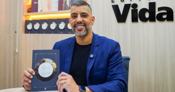 Livro do pastor Leandro Vieira convida a conhecer ‘O Evangelho Completo’