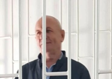 Quirguistão: autoridades confiscam 50 Bíblias, prendem e torturam pastor
