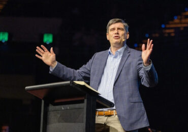 Evangelista diz que jovens sem relacionamentos reais estão ‘espiritualmente famintos’