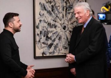 Graham se reúne com Zelensky e faz oração pedindo por paz: ‘Dê a eles um caminho'