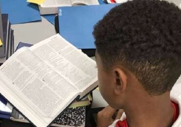 Relevância: lei aprova o uso da Bíblia como material paradidático em escolas do Brasil