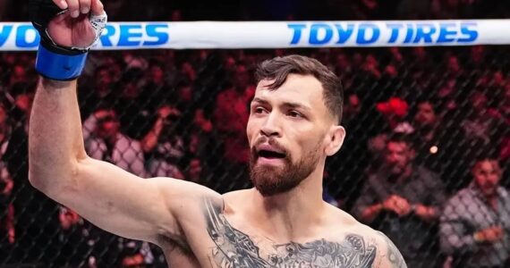 Lutador do UFC diz que homem desistiu de suicídio ao ver seu testemunho de fé em luta