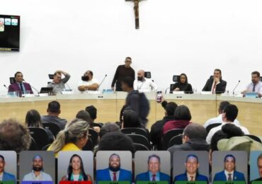 Câmara de Ubatuba aprova uso da Bíblia como recurso paradidático em escolas